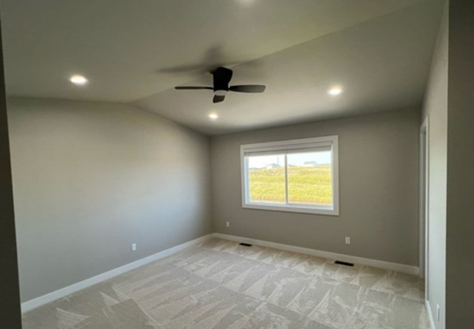 Urbandale Townhome: 14420 Springbrook Trail