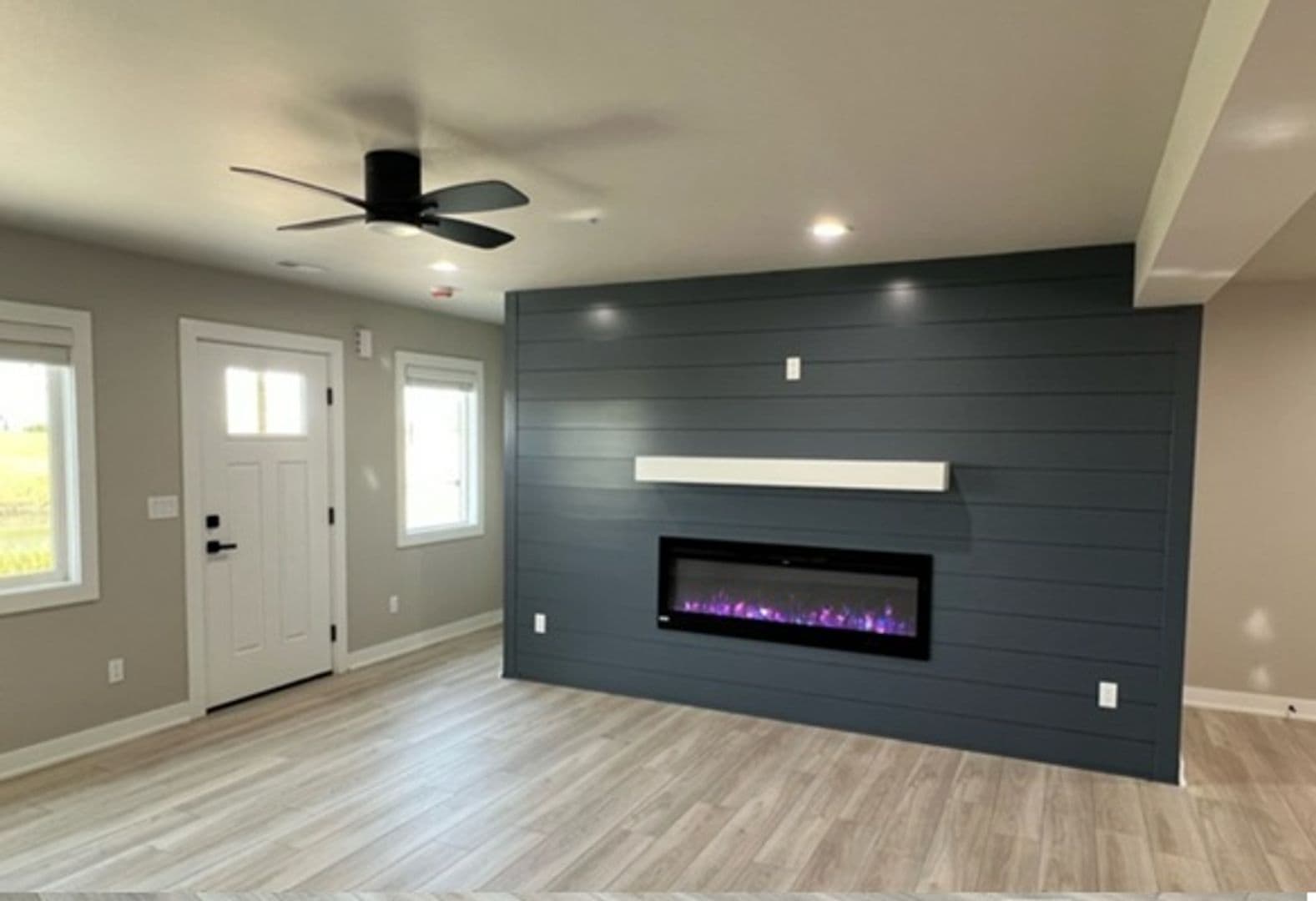 Urbandale Townhome: 14420 Springbrook Trail