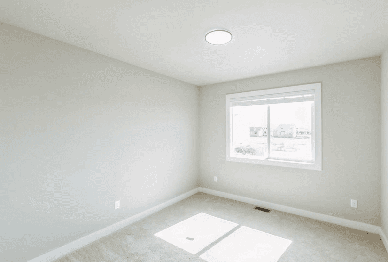 Urbandale Townhome: 14210 Springbrook Trail