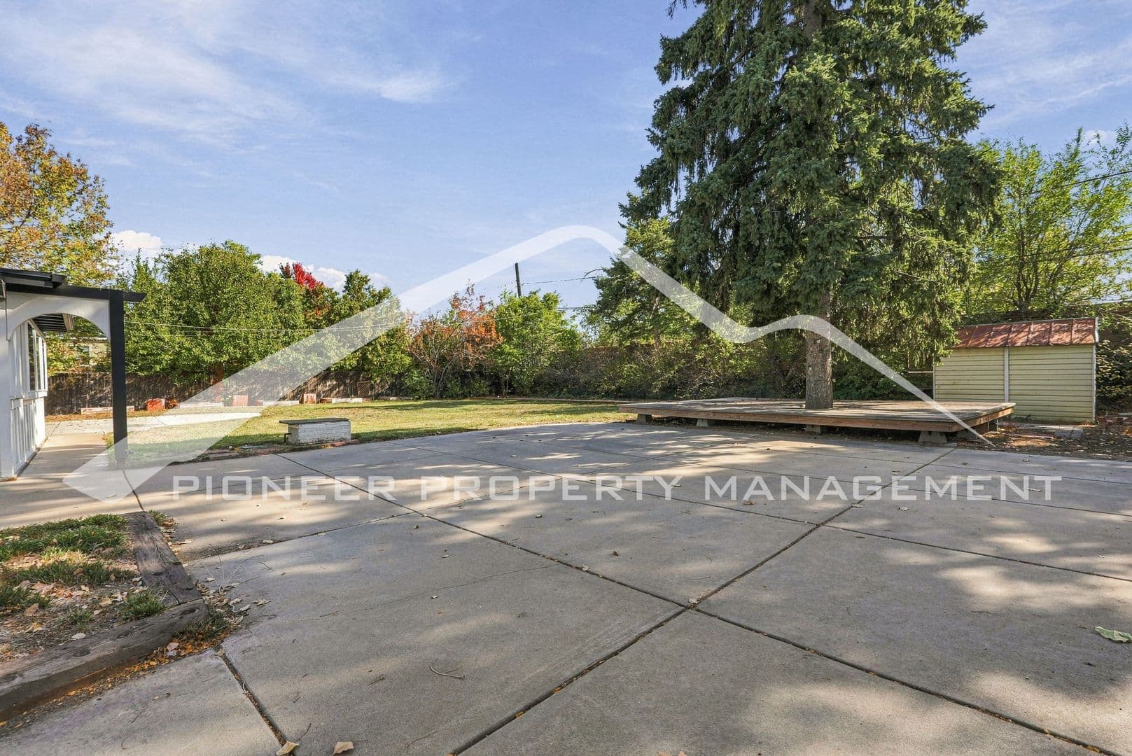 Lakewood House: 10420 W 13th Pl