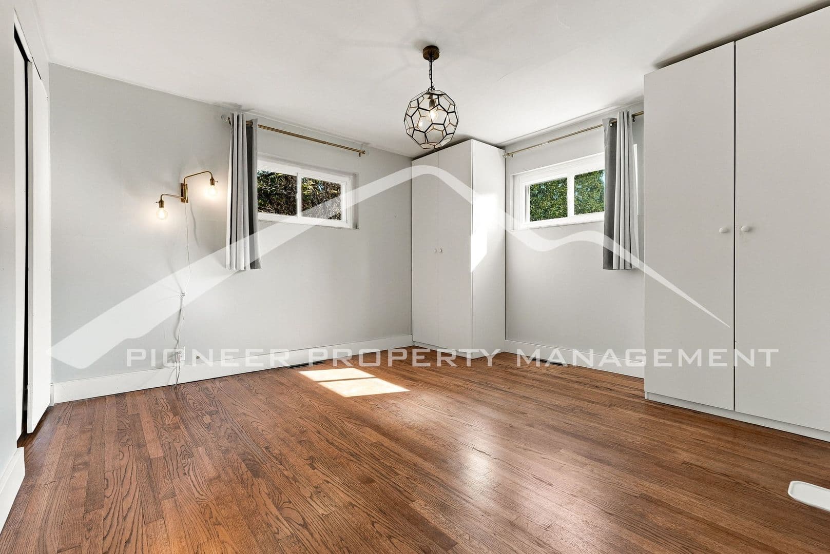 Lakewood House: 10420 W 13th Pl