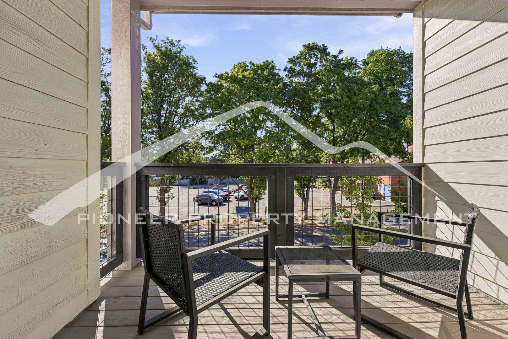 Edgewater Townhome: 2842 Kendall Street