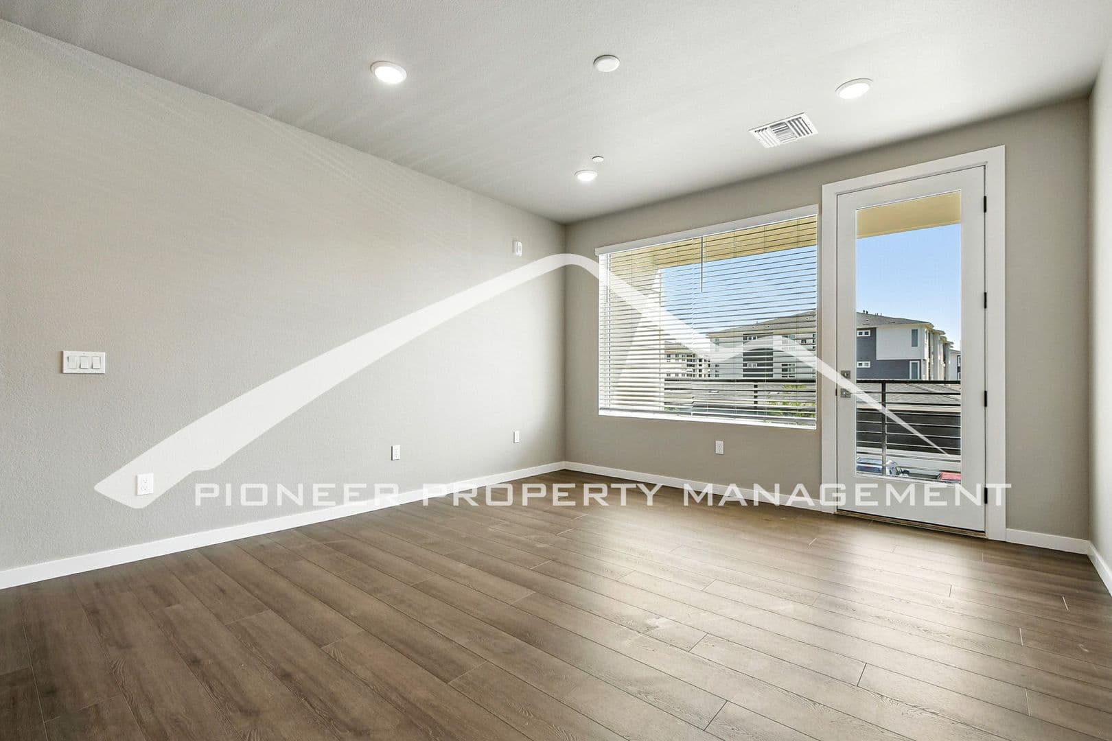 Denver Condo: 6153 N Ceylon St #207-5