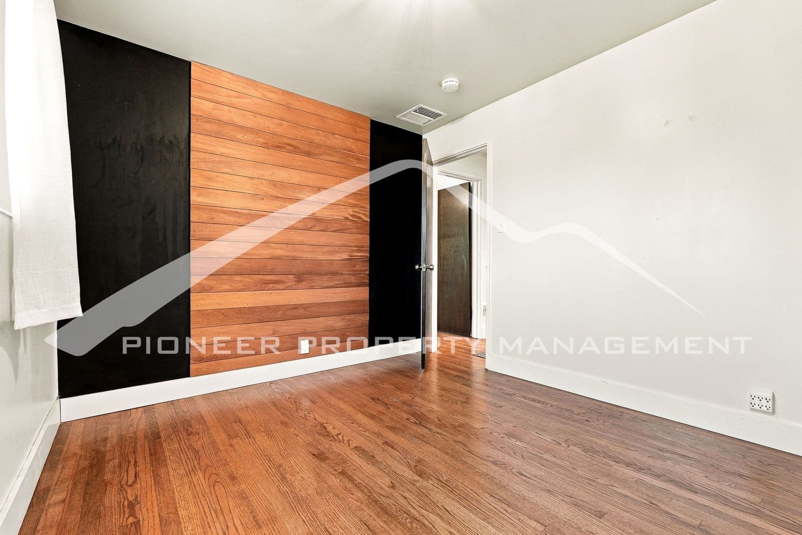 Lakewood House: 10420 W 13th Pl