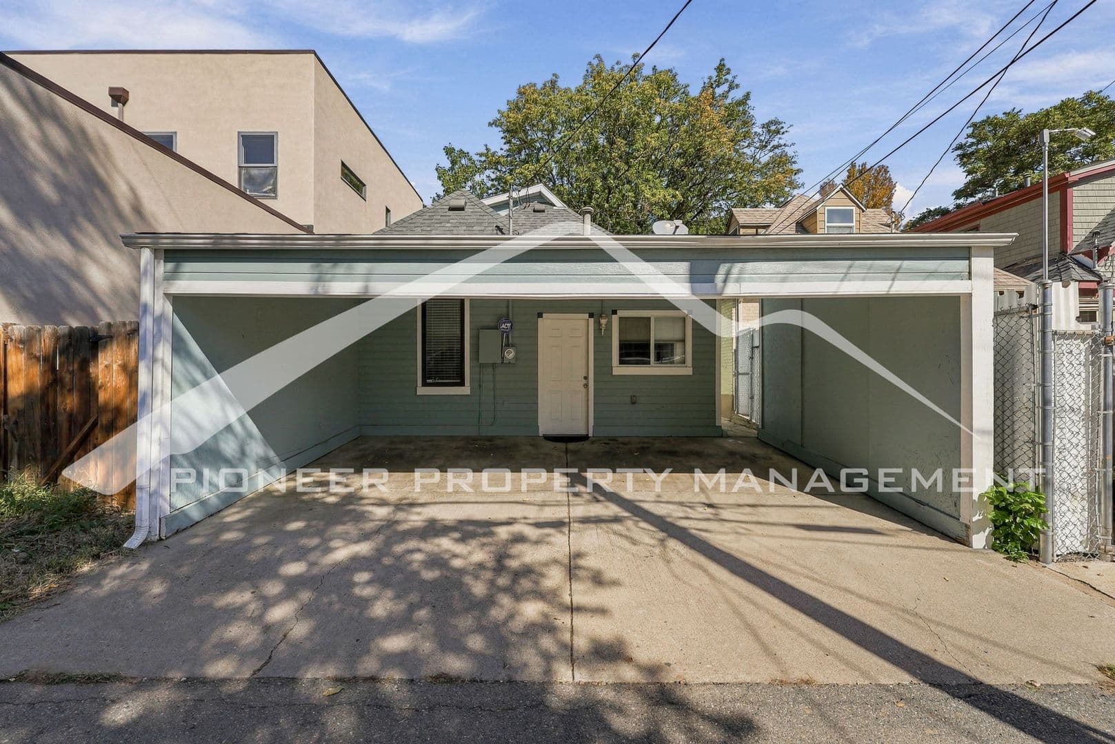 Denver House: 2514 W Argyle Pl
