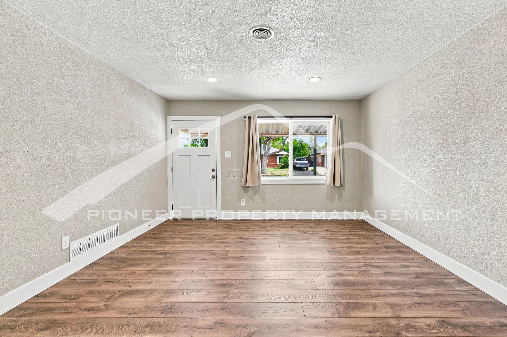 Aurora House: 1235 Scranton St