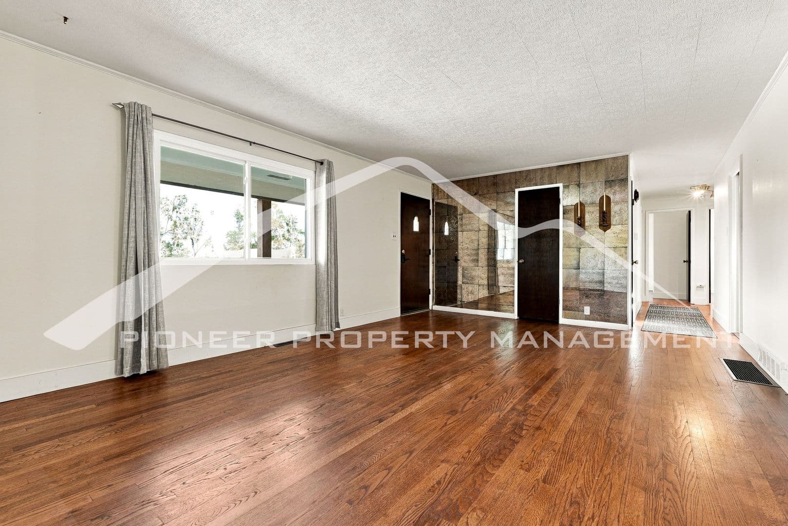 Lakewood House: 10420 W 13th Pl