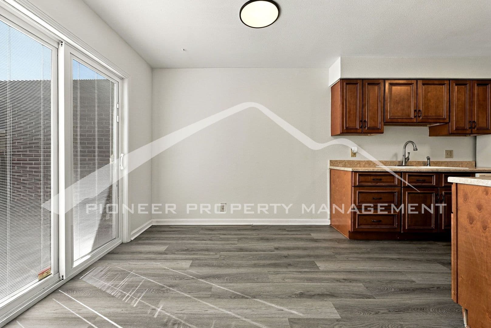 Thornton Townhome: 9864 Orangewood Dr.