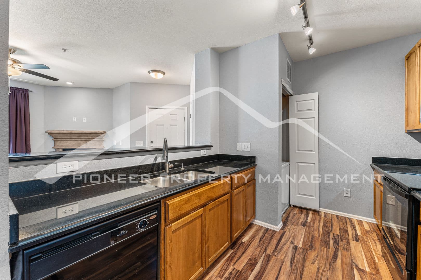 Aurora House: 3875 S Dayton St #203