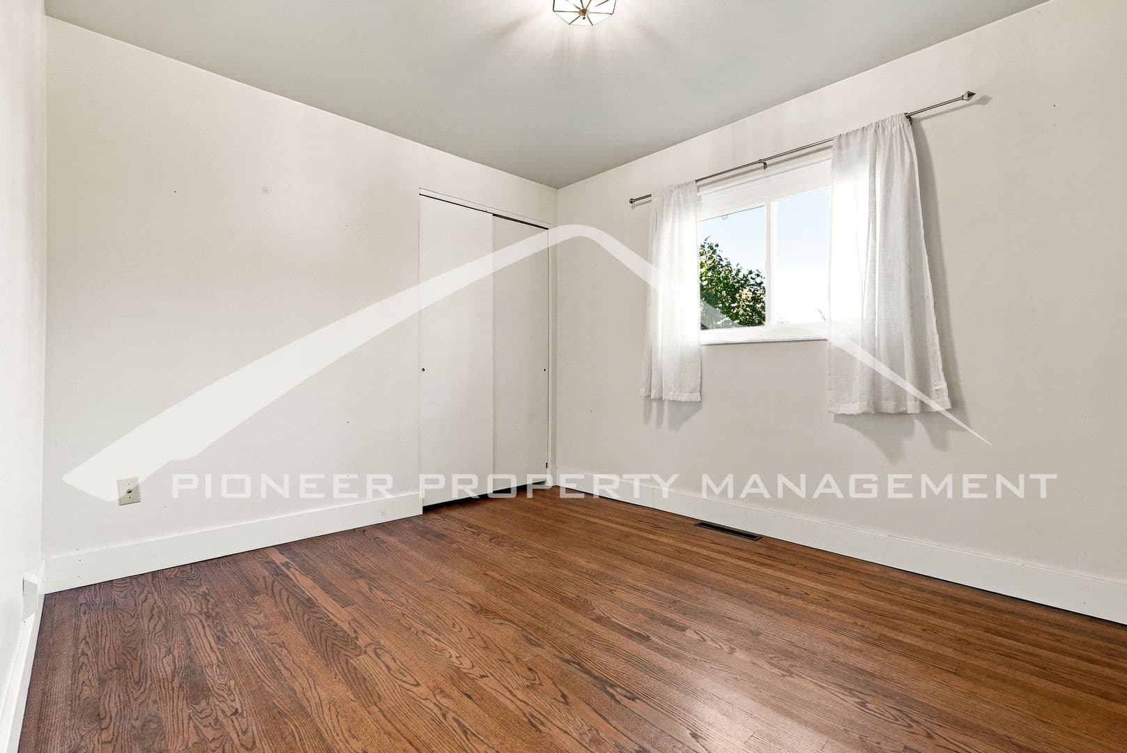 Lakewood House: 10420 W 13th Pl