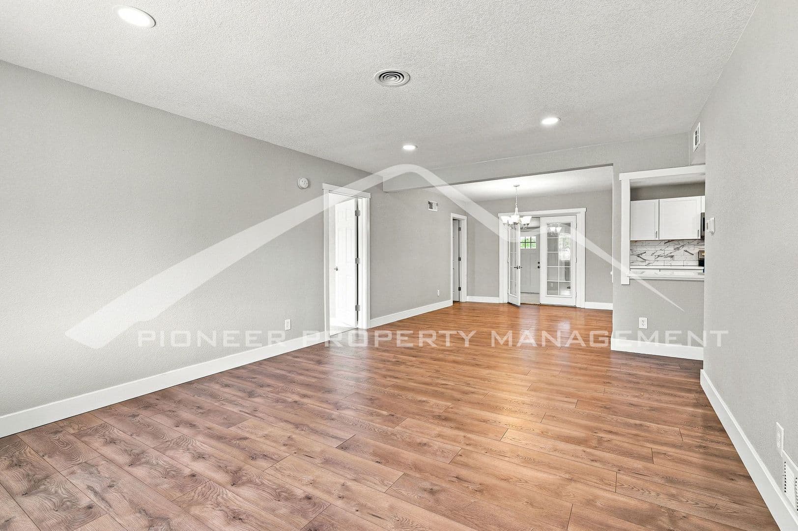 Aurora House: 1235 Scranton St