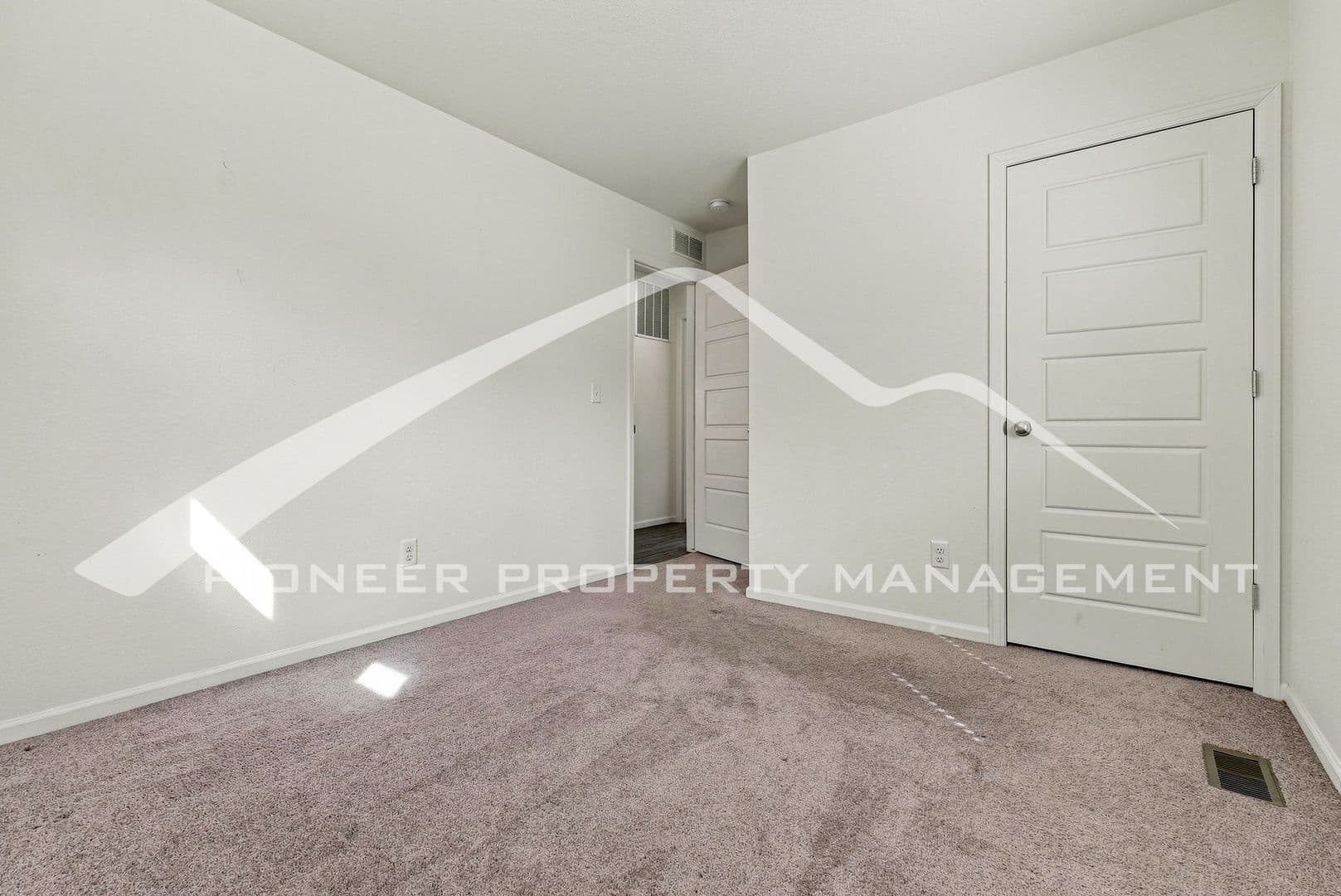 Denver House: 18254 E 51st Pl