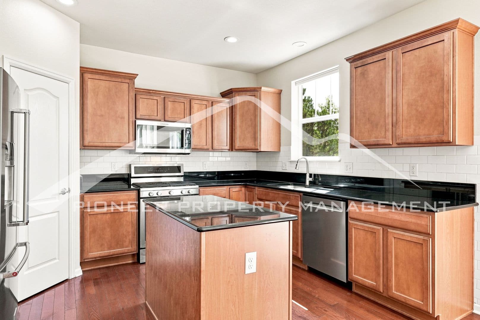 Aurora House: 6583 S Irvington Way