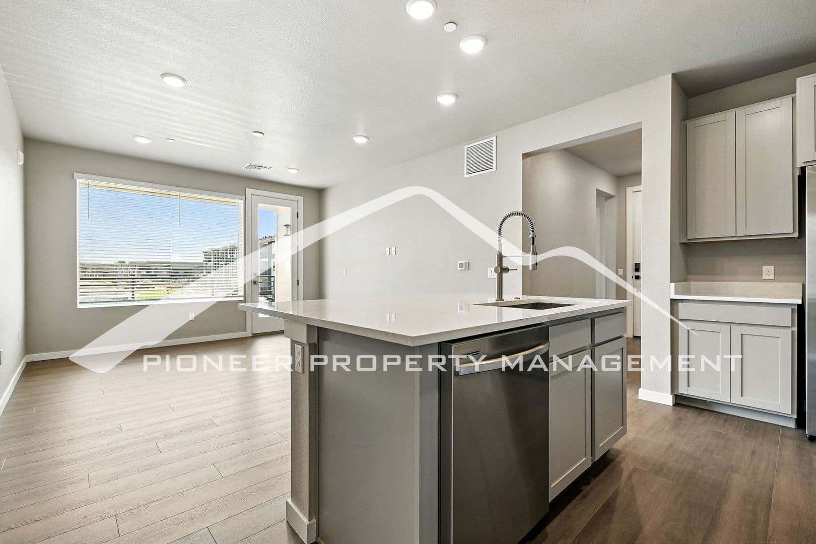 Denver Condo: 6153 N Ceylon St #207-5