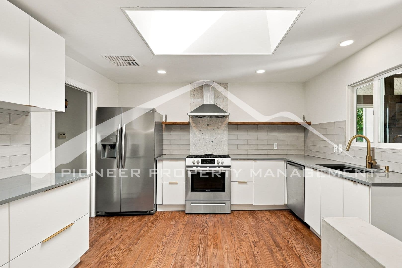 Lakewood House: 10420 W 13th Pl