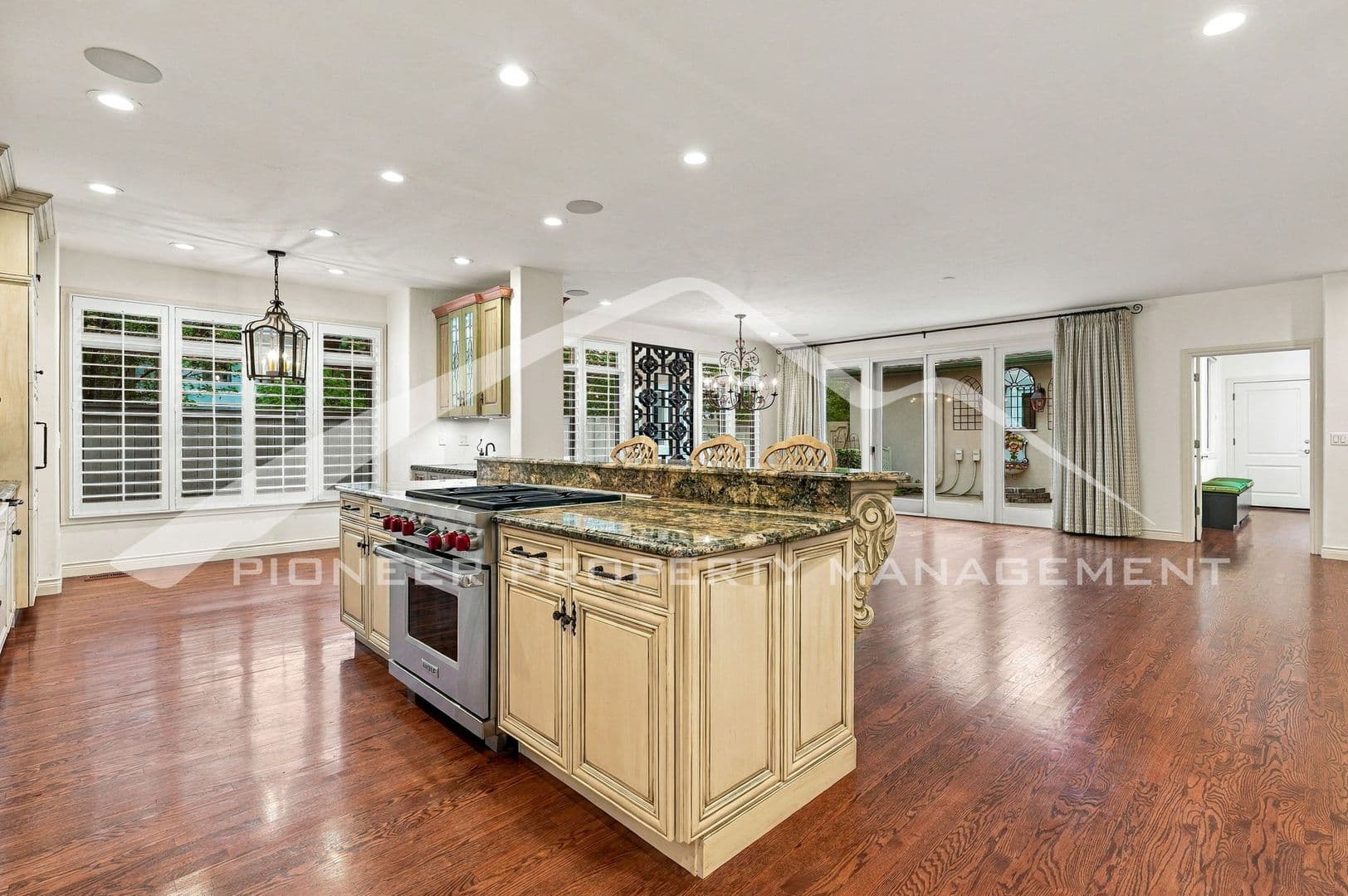 Denver House: 344 Saint Paul St