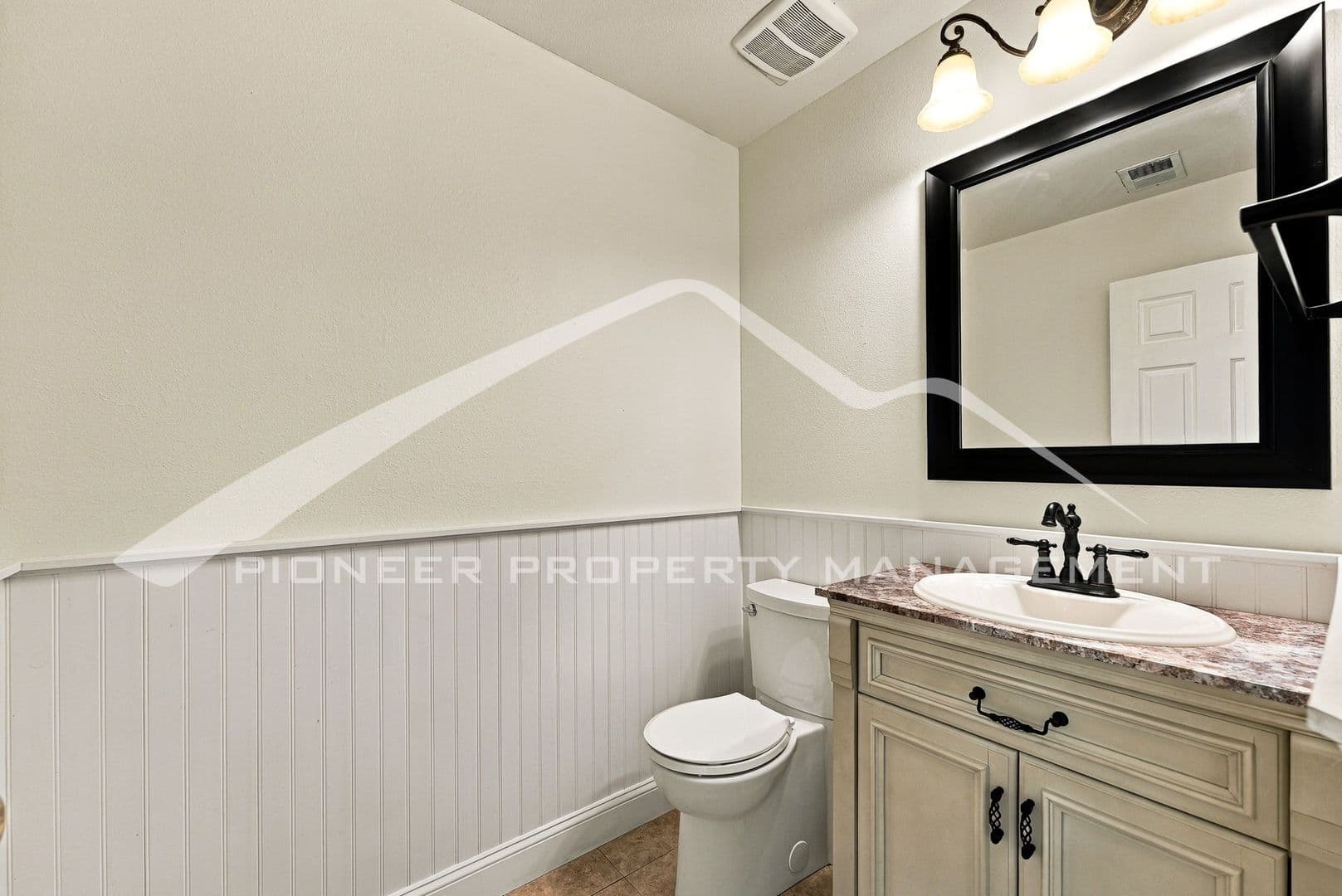 Thornton Townhome: 9864 Orangewood Dr.