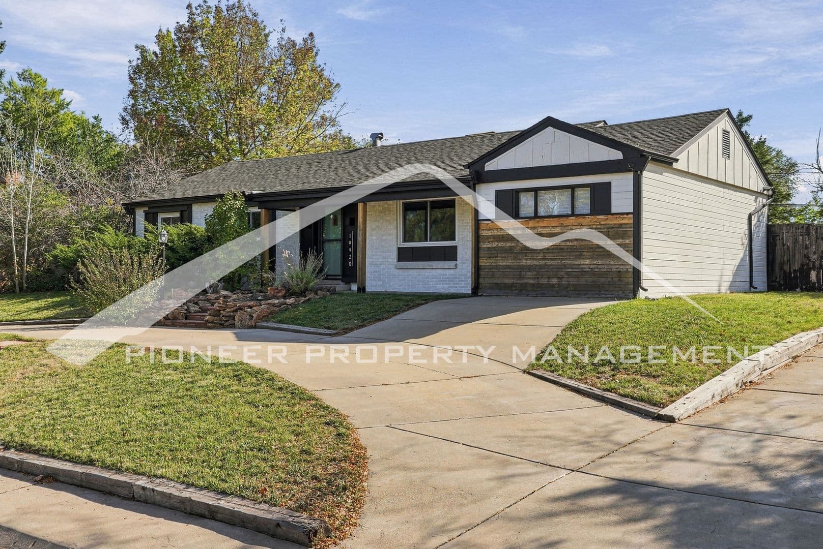 Lakewood House: 10420 W 13th Pl