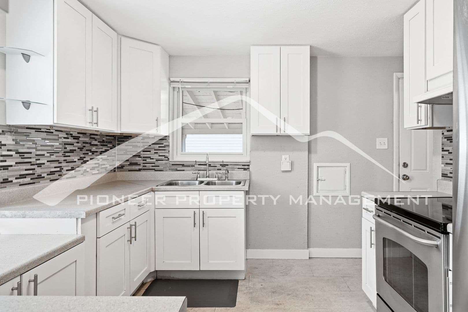 Denver House: 4564 E Mexico Ave