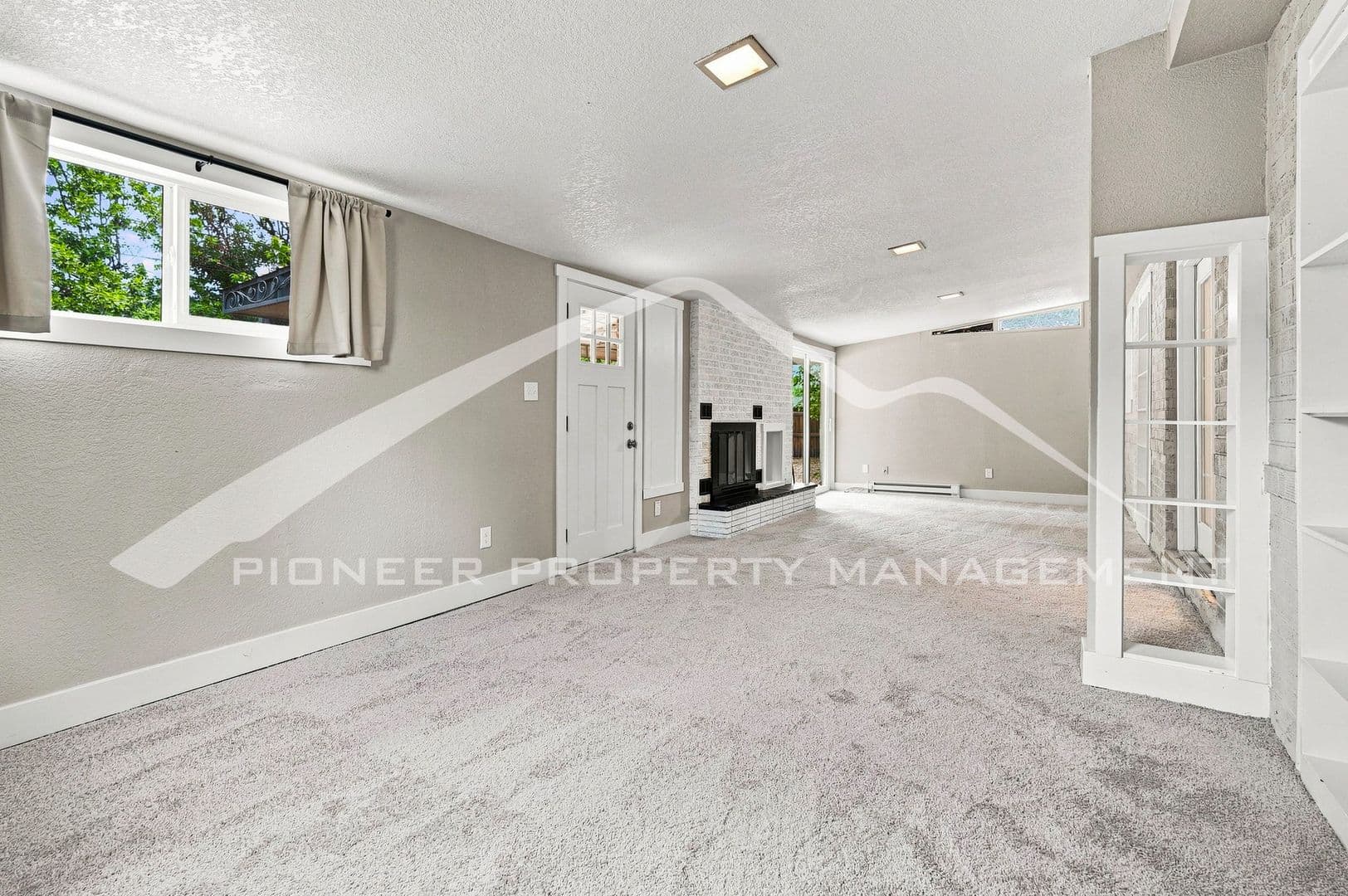 Aurora House: 1235 Scranton St