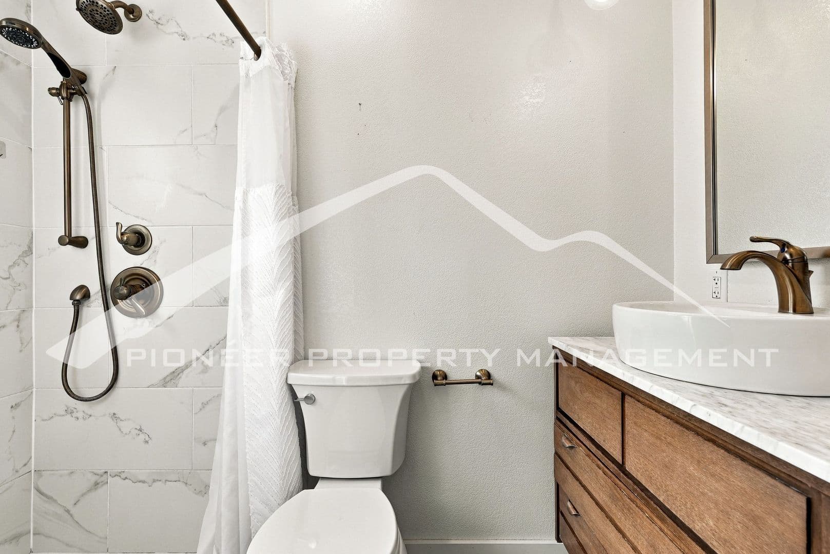 Lakewood House: 10420 W 13th Pl