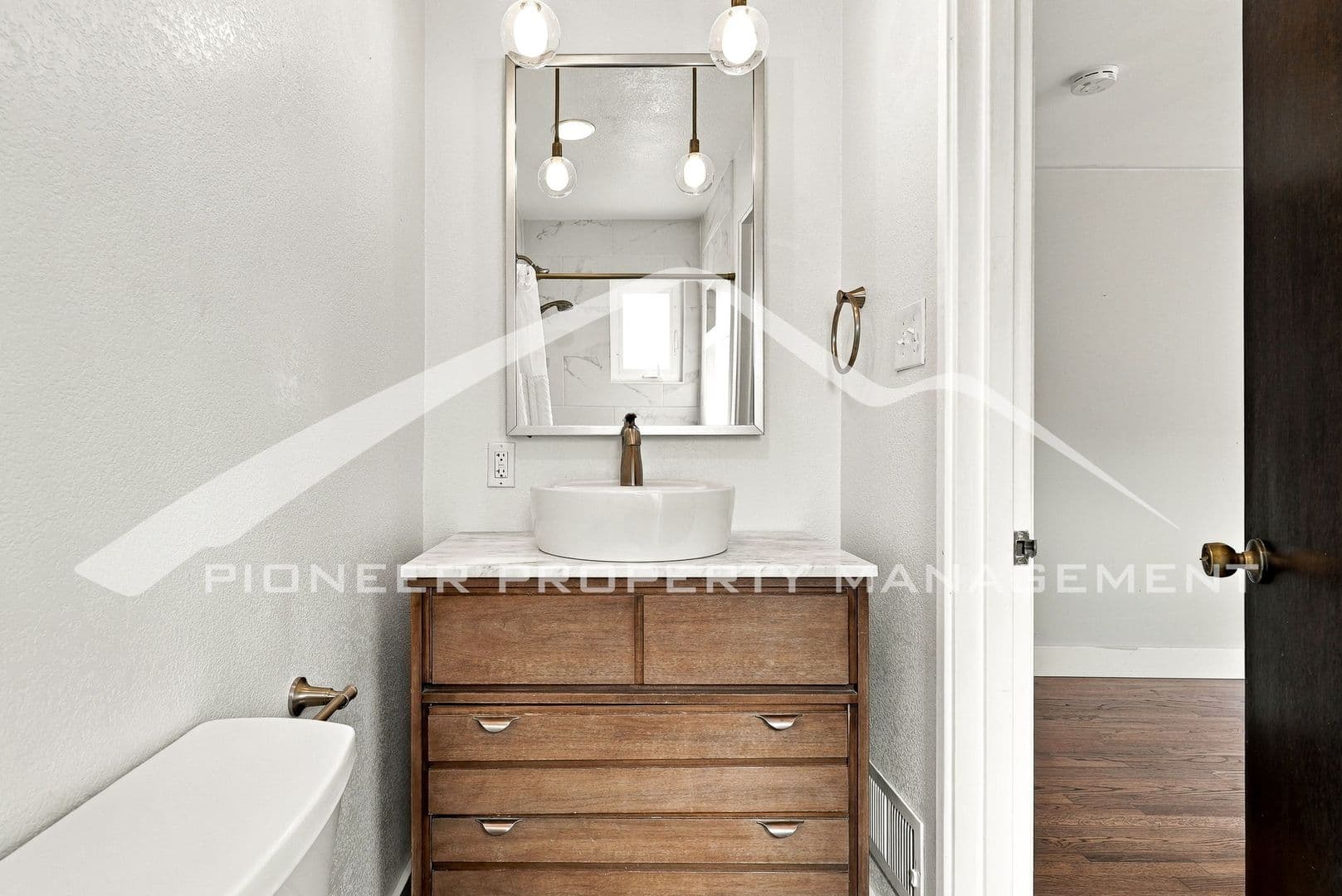 Lakewood House: 10420 W 13th Pl