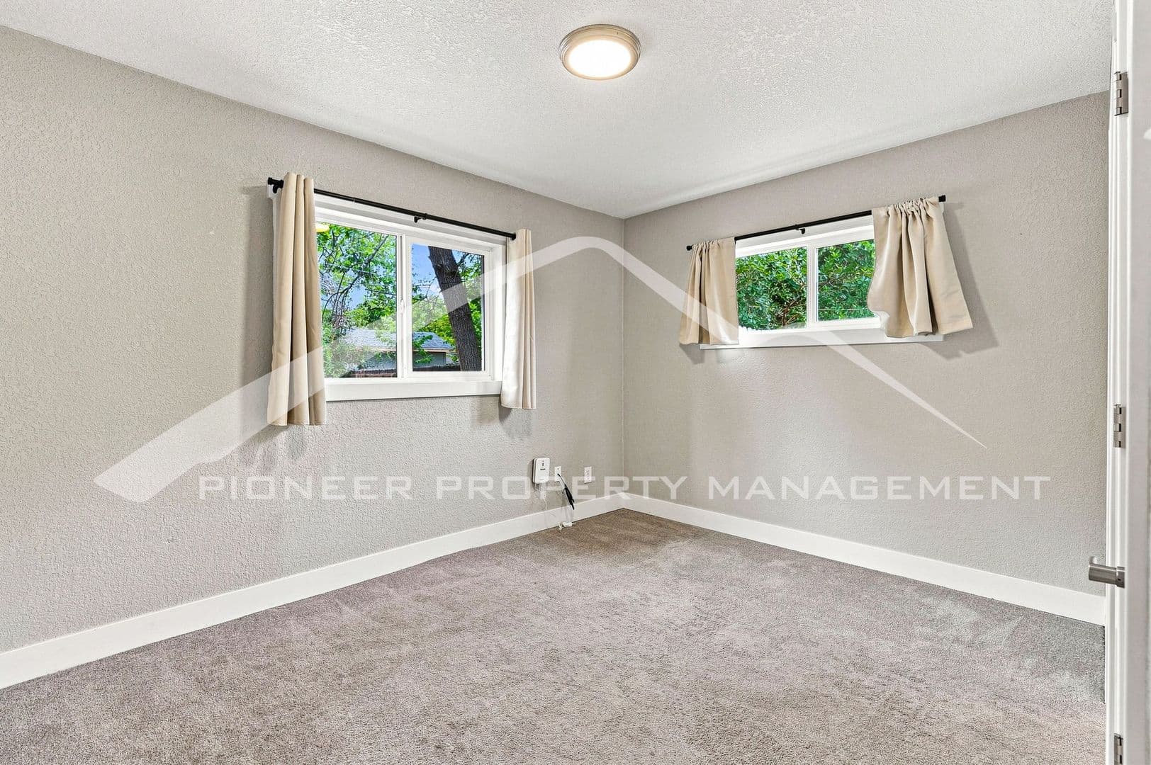 Aurora House: 1235 Scranton St