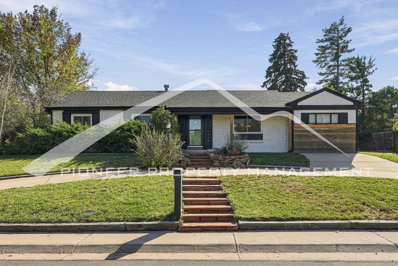 Lakewood House: 10420 W 13th Pl