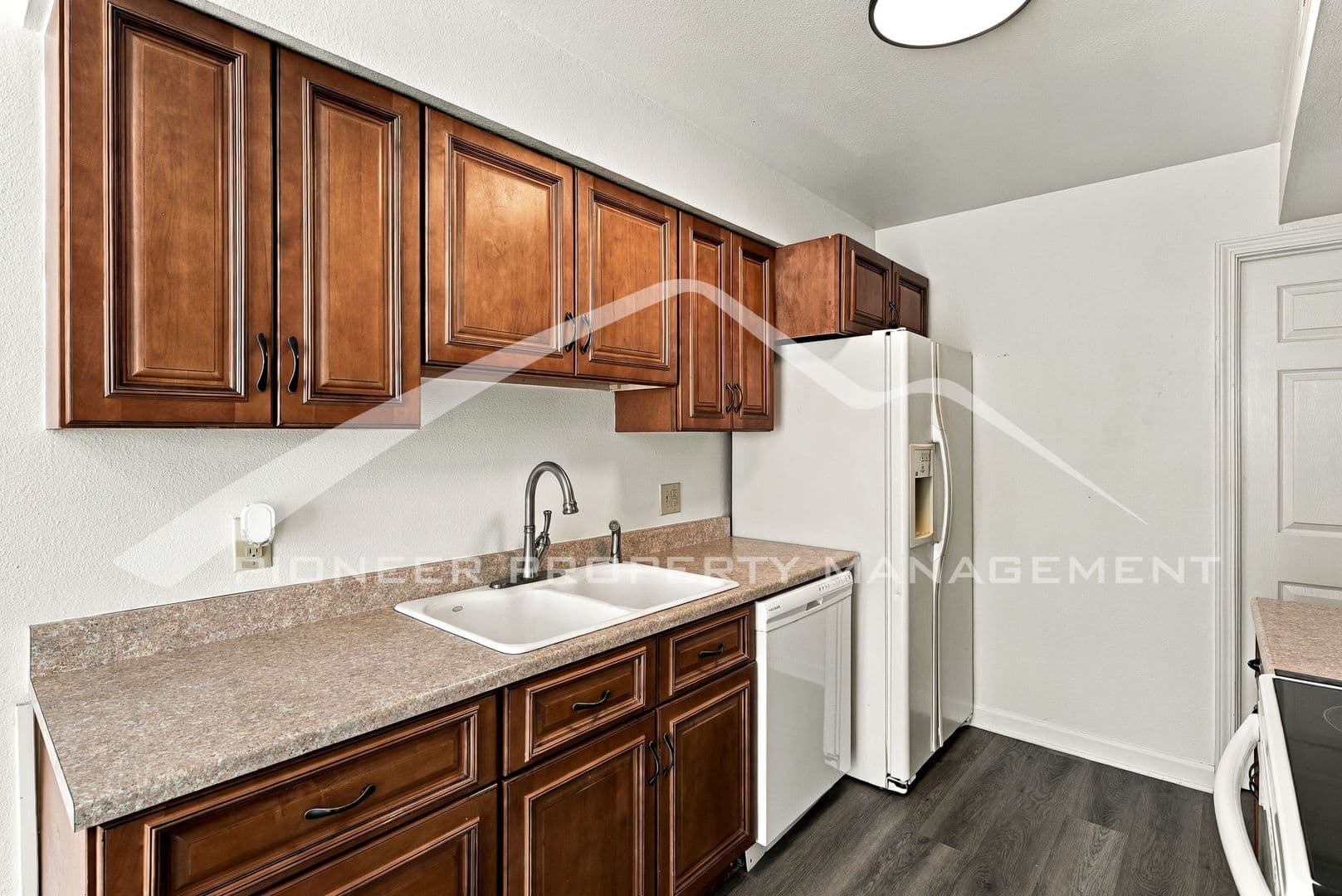 Thornton Townhome: 9864 Orangewood Dr.