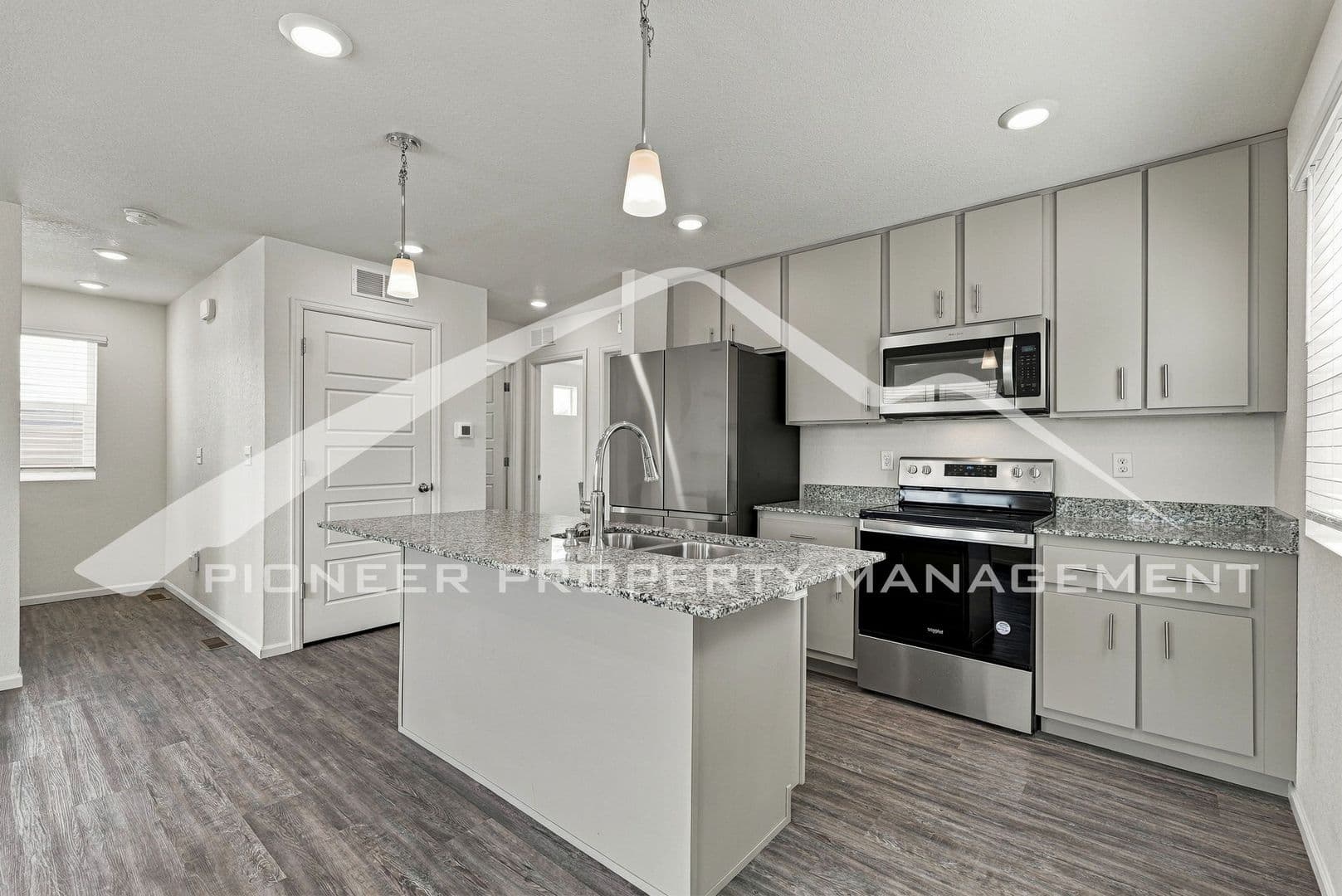 Denver House: 18254 E 51st Pl