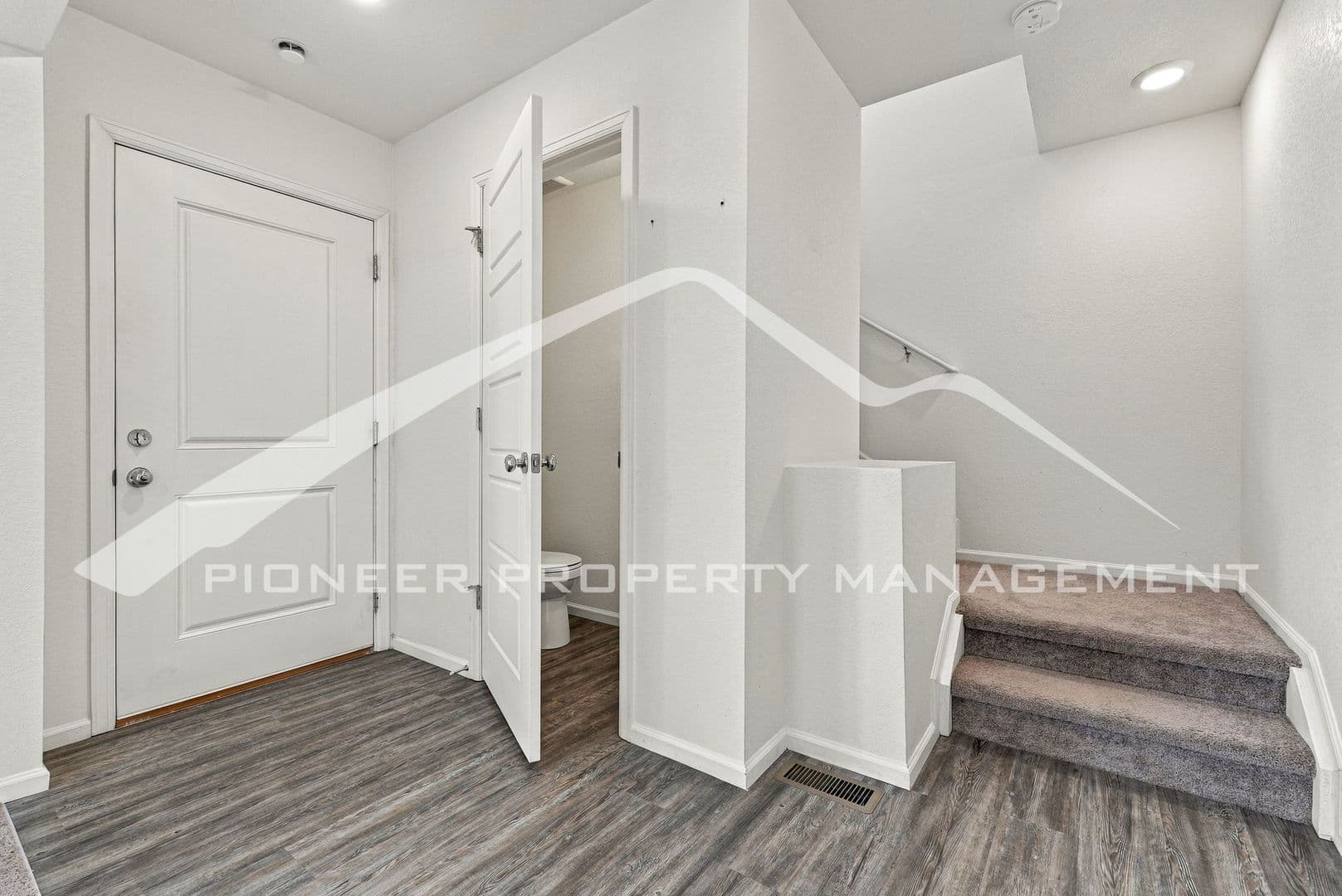 Denver House: 18254 E 51st Pl