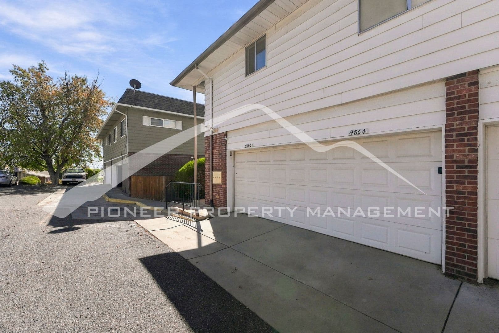 Thornton Townhome: 9864 Orangewood Dr.