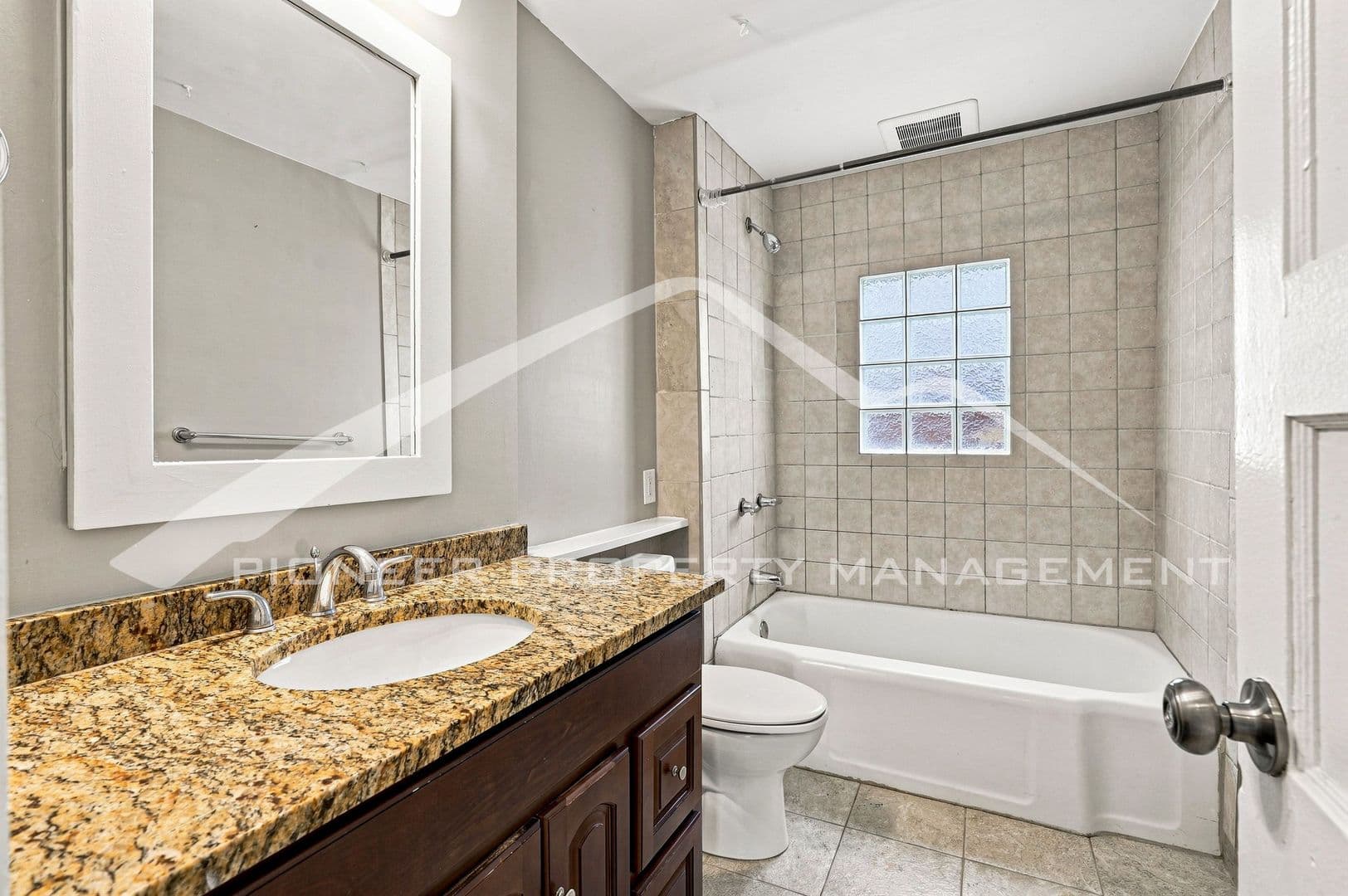 Denver House: 3166 W Walsh Pl