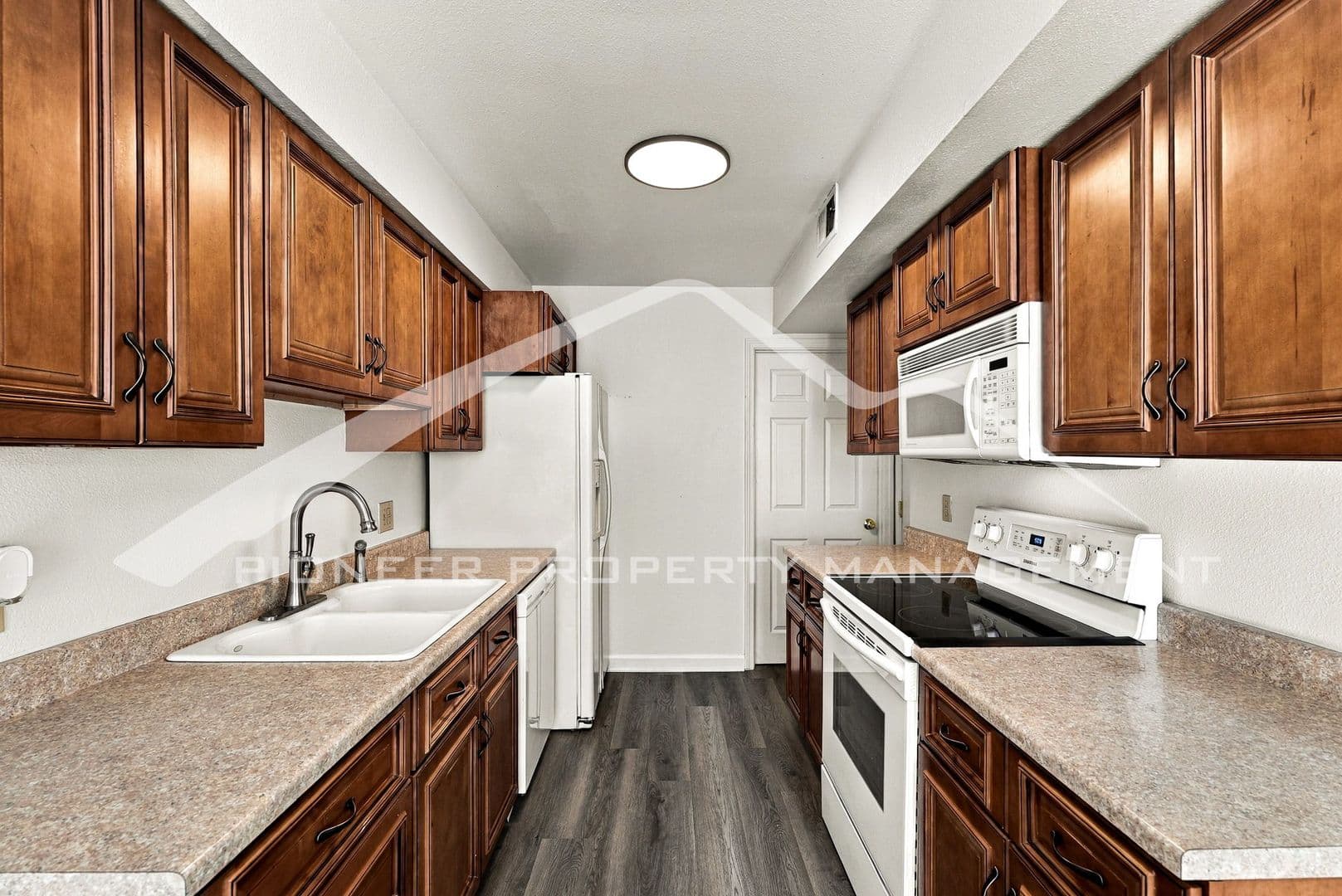 Thornton Townhome: 9864 Orangewood Dr.