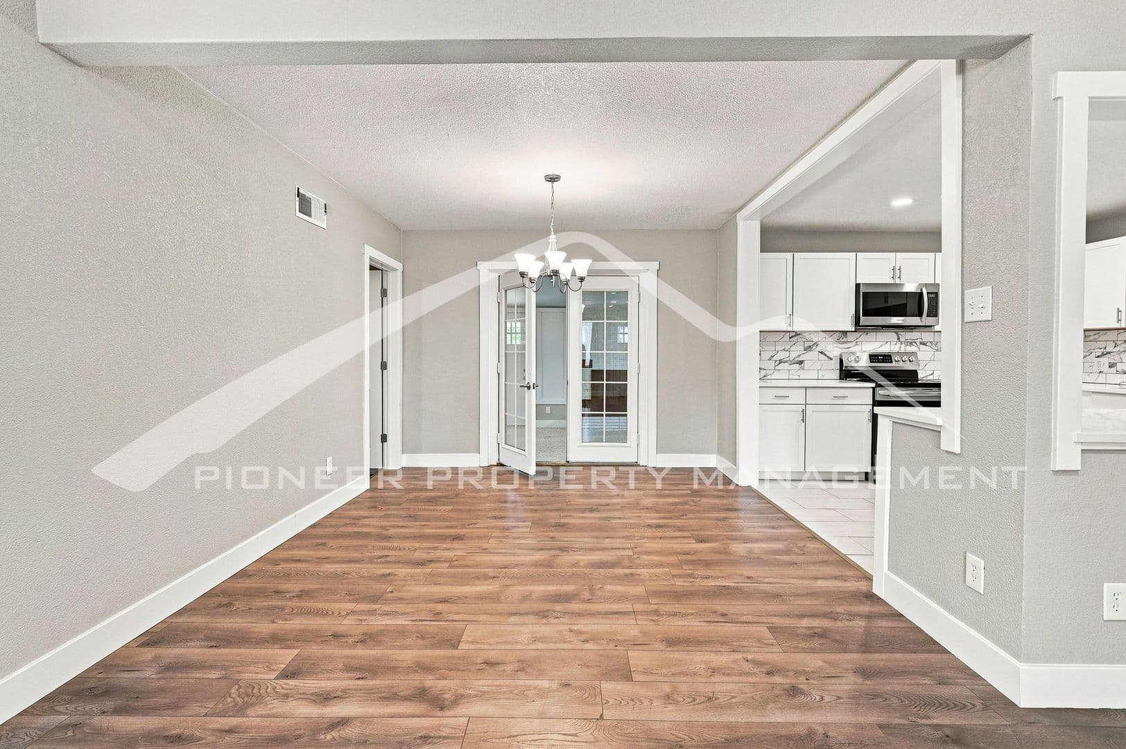 Aurora House: 1235 Scranton St