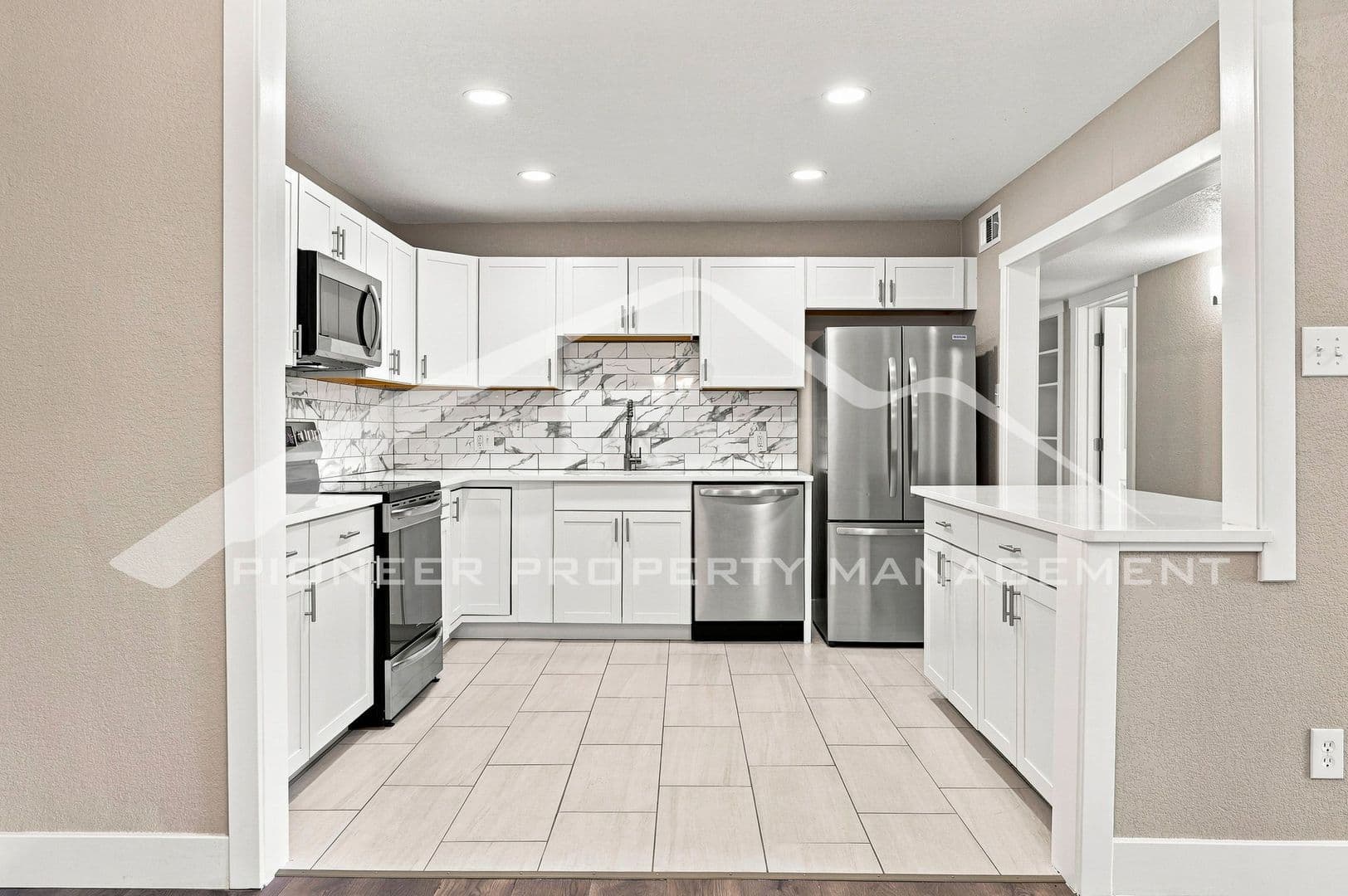 Aurora House: 1235 Scranton St