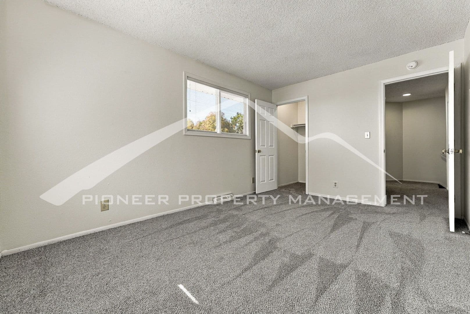 Thornton Townhome: 9864 Orangewood Dr.