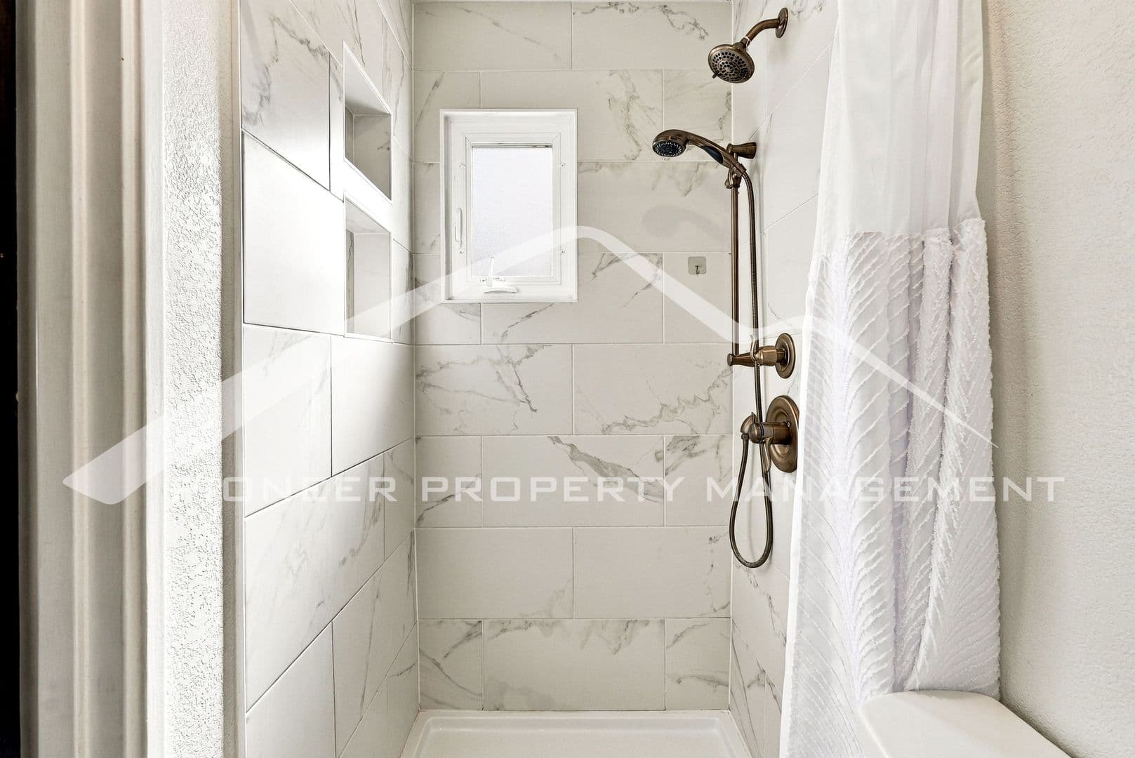 Lakewood House: 10420 W 13th Pl