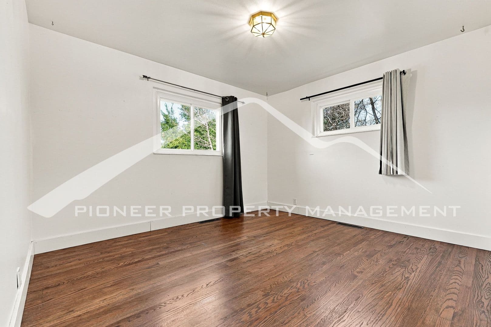 Lakewood House: 10420 W 13th Pl