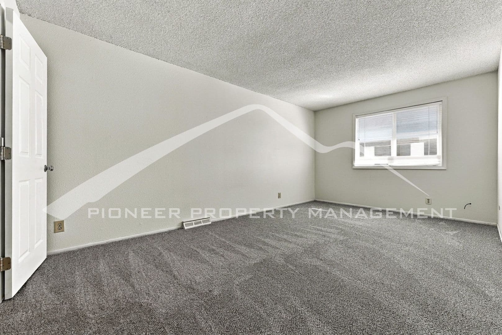 Thornton Townhome: 9864 Orangewood Dr.