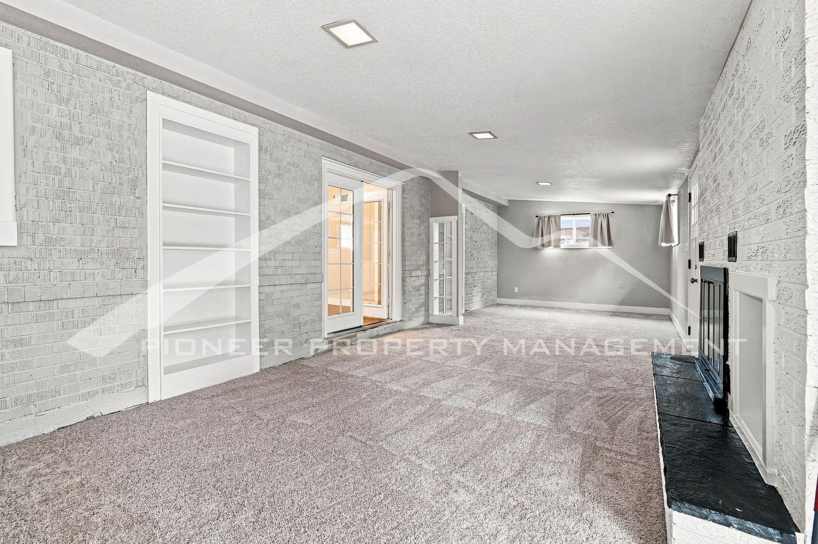 Aurora House: 1235 Scranton St