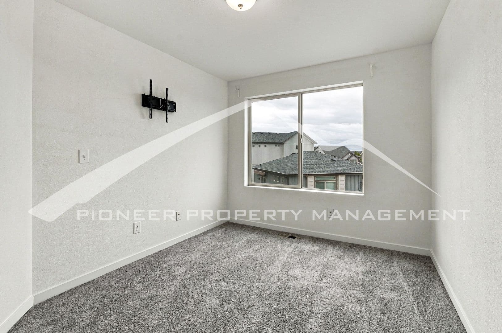 Denver House: 17909 E 54th Ave