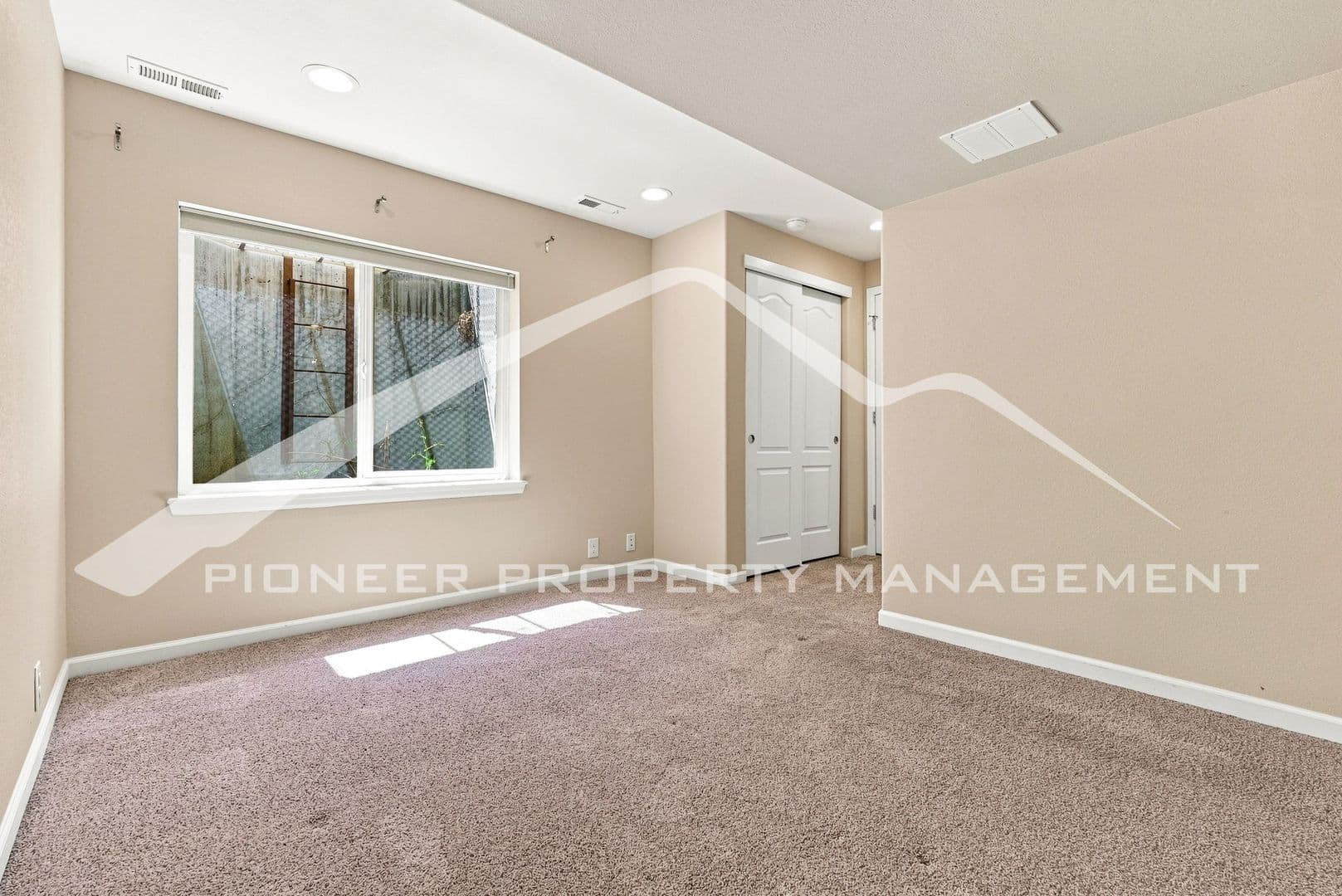 Aurora House: 6583 S Irvington Way