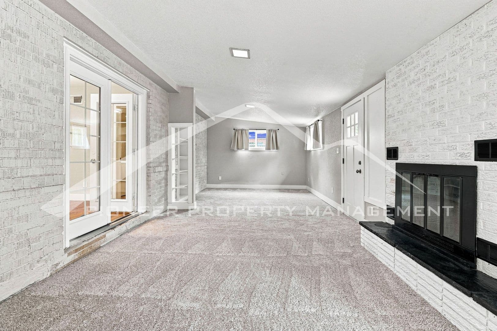 Aurora House: 1235 Scranton St