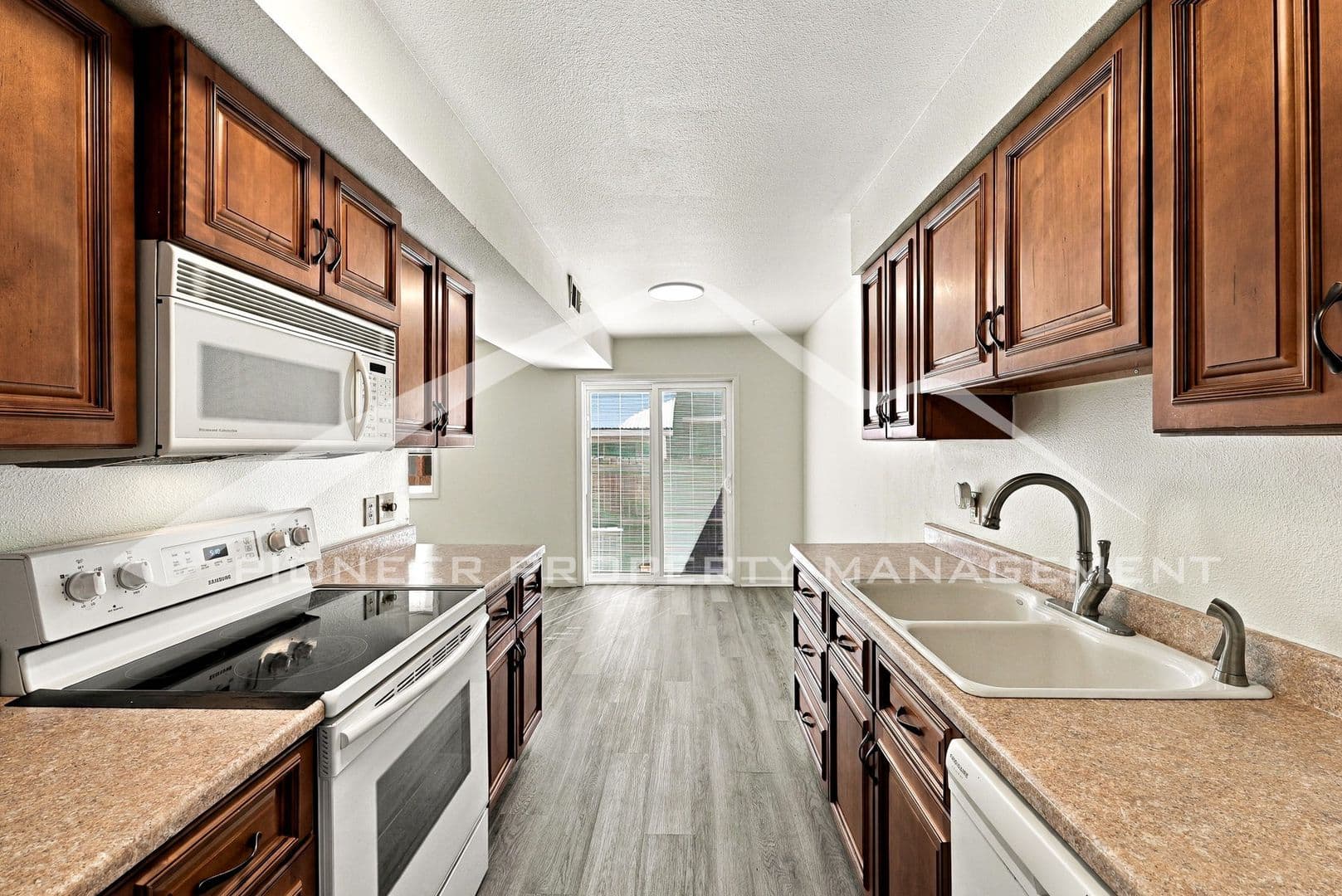 Thornton Townhome: 9864 Orangewood Dr.