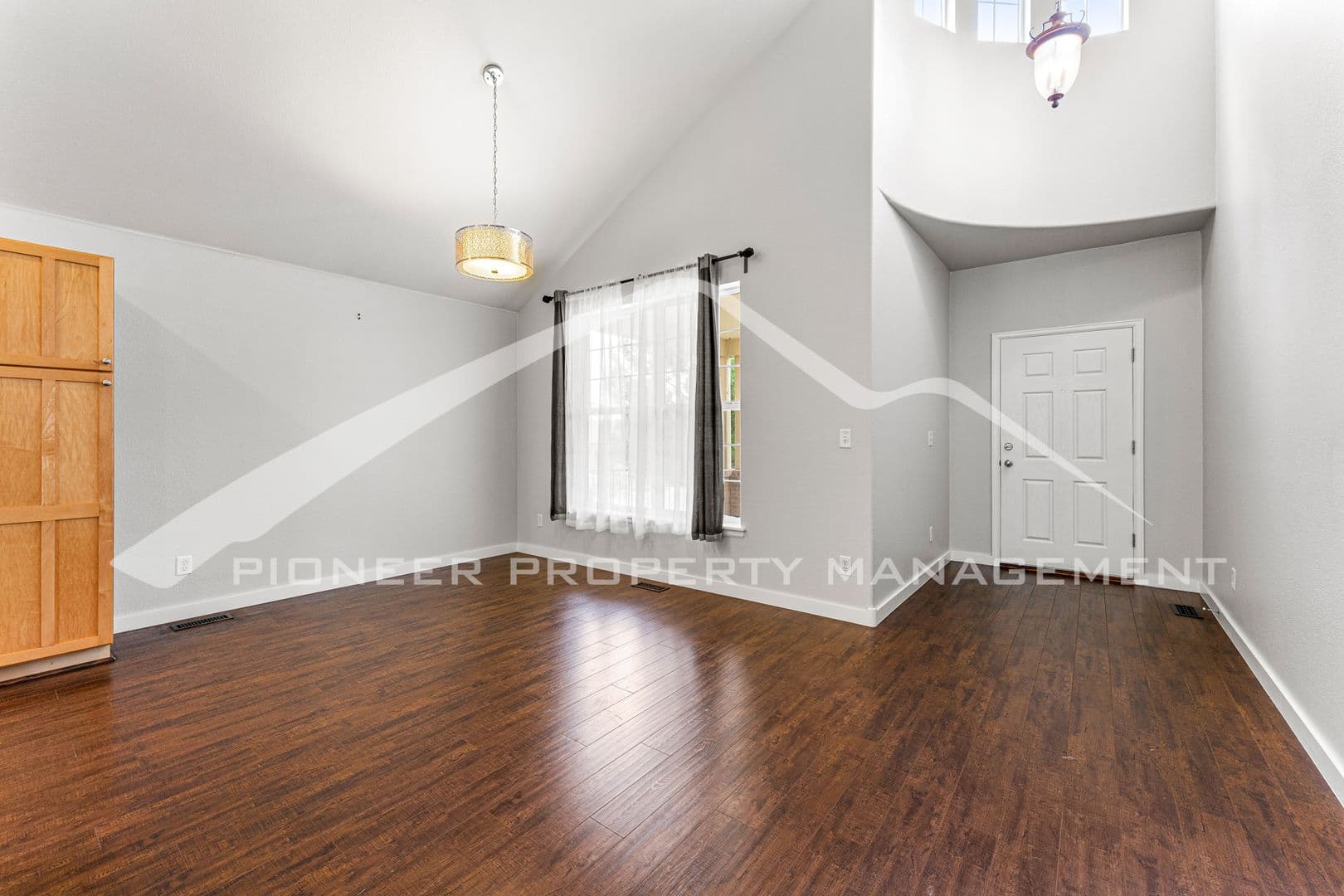 Erie House: 2330 Dogwood Cir