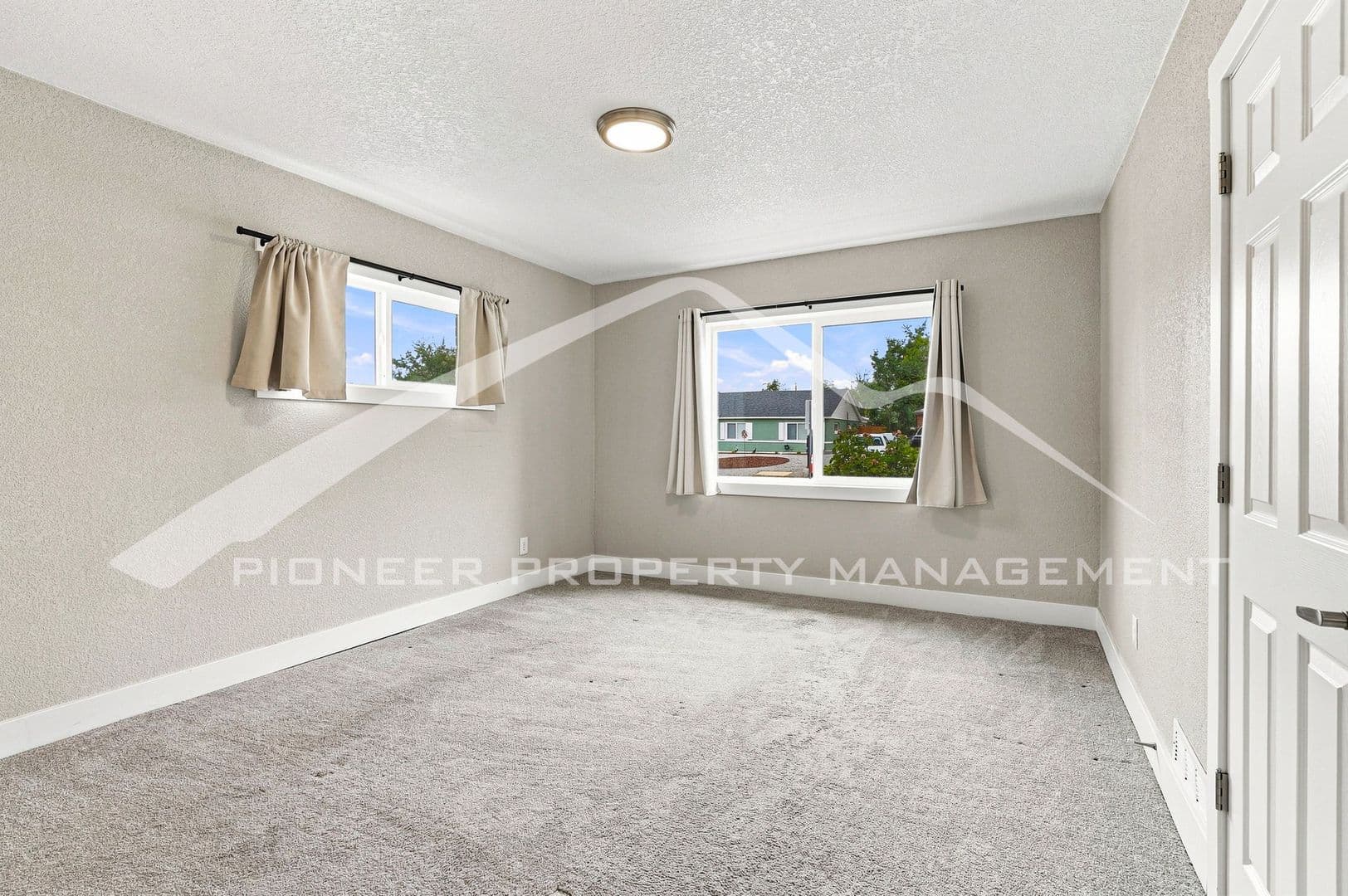 Aurora House: 1235 Scranton St