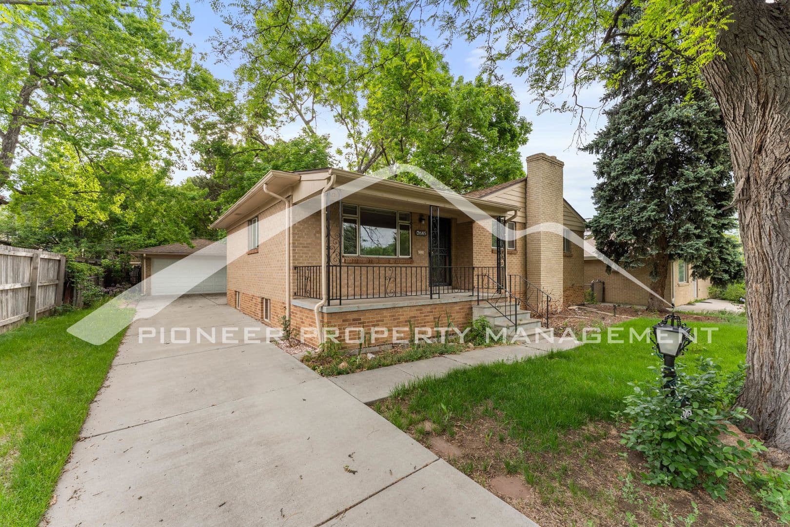Denver House: 2685 S Josephine St
