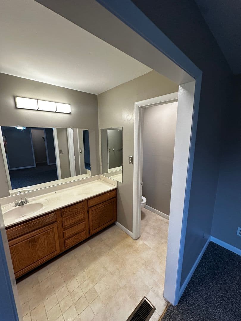 Claremore House: 705 E Park Street