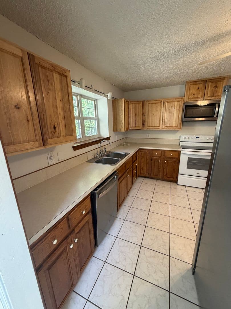 Claremore House: 107 N Kates Ave